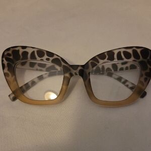 Women’s Leopard Cat-Eye Decorative Glasses in Brown
